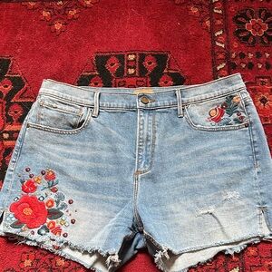 Driftwood embroidered light denim shorts